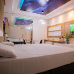 1 noite no motel de luxo